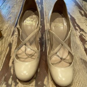 Beige Pirata Louboutin size 5.5